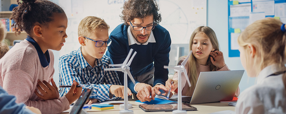 Bild zu Lehrkraft am Gymnasium für diverse Fächer der Stundentafel (m/w/d)